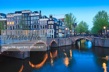 Keizersgracht and Leidsegracht canals at dusk, Amsterdam, Netherlands, Europe