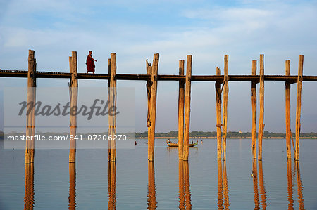 Taung Thama Lake and U Bein bridge at Amarapura, Mandalay Province, Myanmar (Burma), Asia