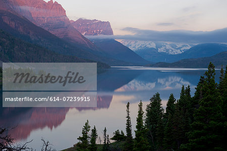 St Mary Lake, Glacier National Park, Montana, USA