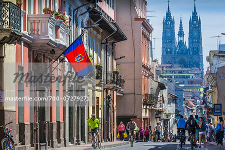 Sunday Cycleway along Venezuela Avenue leading to Basi­lica del Voto Nacional, Old Town, Quito, Ecuador