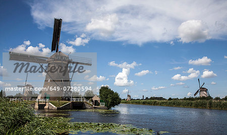 Windmills and waterways, Kinderdijk, Netherlands Windmills and waterways, Kinderdijk, Netherlands