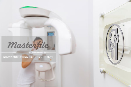 3D xray machine and dental nurse