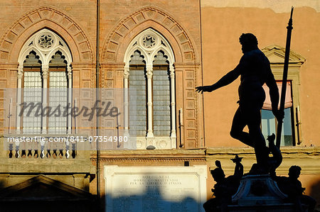 Fontana del Nettuno, Piazza Maggiore, Bologna, Emilia-Romagna, Italy, Europe