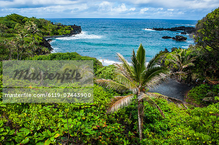 Pailoa beach at the Waianapanapa State Park along the road to Hana, Maui, Hawaii, United States of America, Pacific