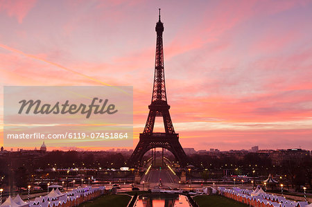 Eiffel Tower at sunrise, Paris, Ile de France, France, Europe Eiffel Tower at sunrise, Paris, Ile de France, France, Europe