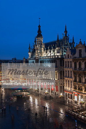 Maison du Roi at dusk, Grand Place, UNESCO World Heritage Site, Brussels, Belgium, Europe