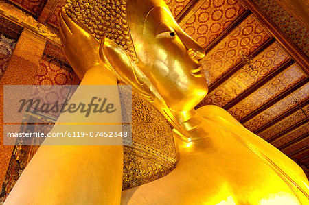 Head of the large reclining Buddha, Wat Phra Chetuphon (Wat Pho) (Wat Po), founded in the 17th century, the oldest temple in the city, Bangkok, Thailand, Southeast Asia, Asia