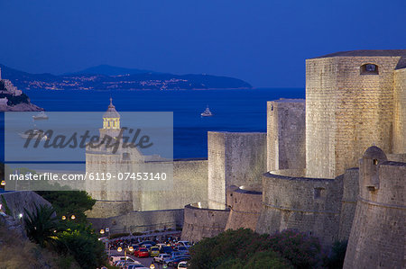 Old Town walls at dusk, UNESCO World Heritage Site, Dubrovnik, Dalmatia, Croatia, Europe