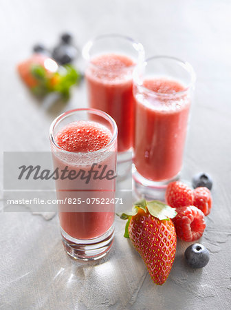 Strawberry-raspberry-blueberry smoothies