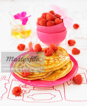 Pancakes with raspberries