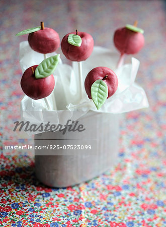 Apple and almond paste popcakes