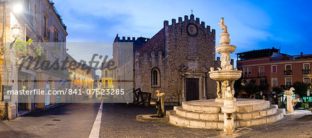 Piazza del Duomo at night, with the Church of San Nicola (Fortress Cathedral) and famous fountain, Taormina, Sicily, Italy, Europe