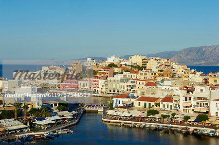 Voulismeni Lake and port, Aghios Nikolaos, Crete, Greek Islands, Greece, Europe