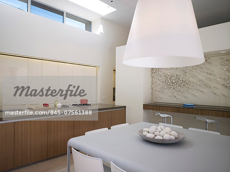 Open plan kitchen in Menlo Park Residence, USA.