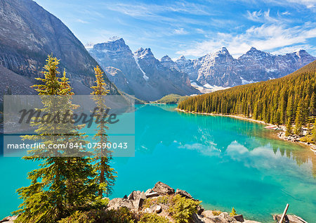 Moraine Lake in the Valley of the Ten Peaks, Banff National Park, UNESCO World Heritage Site, Alberta, Canadian Rockies, Canada, North America