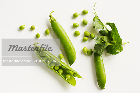 Pea pods and peas