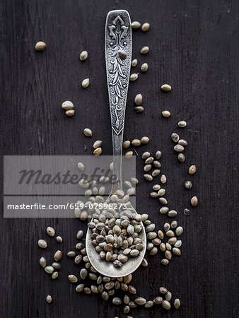 Cannabis grains on a teaspoon.