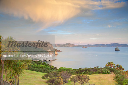 Cathedral Cove Marine Reserve (Te Whanganui-A-Hei) at sunrise, Coromandel Peninsula, Waikato, North Island, New Zealand, Pacific