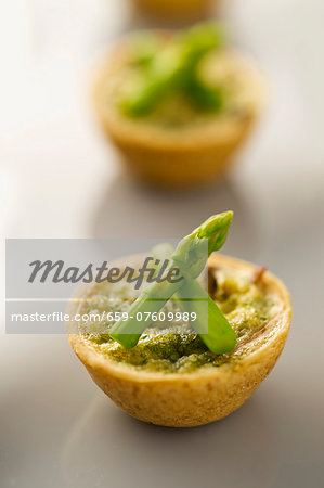 A mushroom tartlet with green asparagus