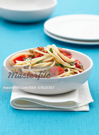 Pasta con la pancetta (pasta with bacon) Pasta con la pancetta (pasta with bacon)