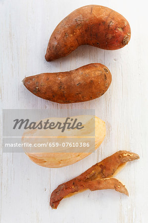 Sweet potatoes, peeled and unpeeled Sweet potatoes, peeled and unpeeled