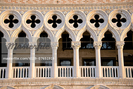 Logia detail, Palazzo Ducale (Doges Palace), Piazza San Marco, San Marco, Venice, UNESCO World Heritage Site, Veneto, Italy, Europe