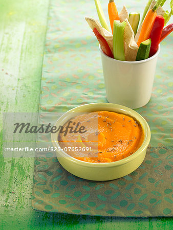 Carrot dip with raw vegetables