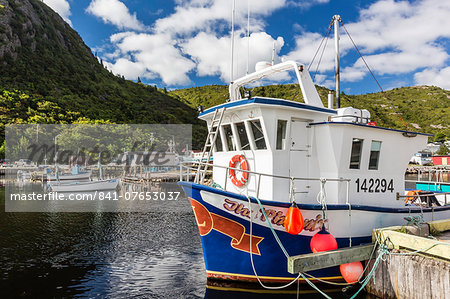 Small harbour with fishing boats outside St. John's, Newfoundland, Canada, North America