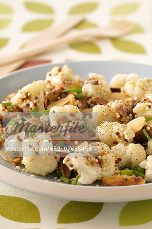 Cauliflower and quinoa salad with almonds Cauliflower and quinoa salad with almonds