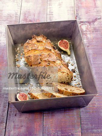 Fig and muesli bread