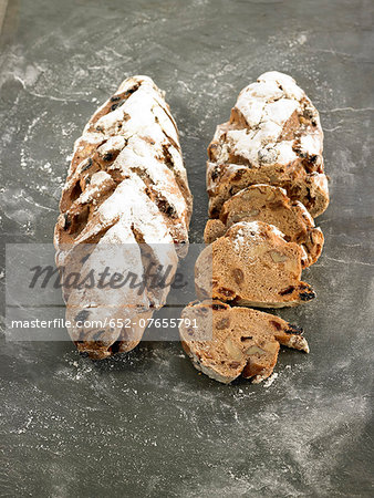 Rye bread with raisins and walnuts Rye bread with raisins and walnuts