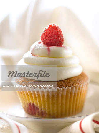 Cream cheese and raspberry cupcake