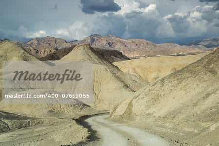 rout in the American desert of death valley