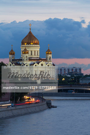 River Moskva and the Cathedral of Christ the Redeemer at night, Moscow, Russia, Europe