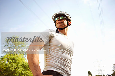 Cyclist stopping for break