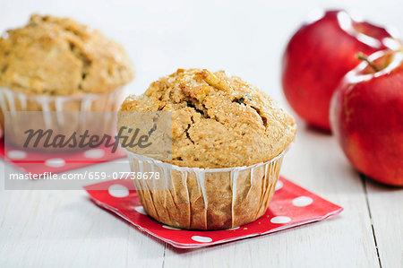 Bran muffins with apple, raisins and cinnamon