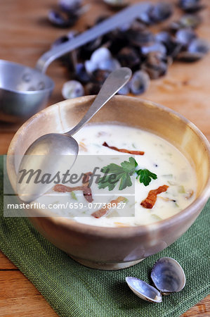 Clam chowder with bacon (USA)