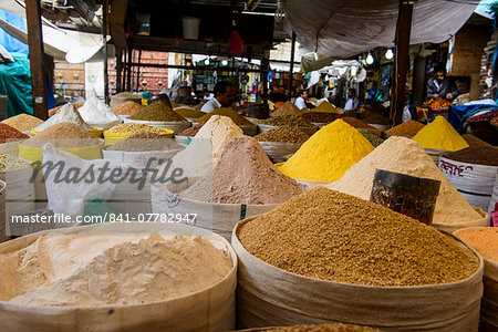 Spice market in the Old Town, UNESCO World Heritage Site, Sanaa, Yemen, Middle East