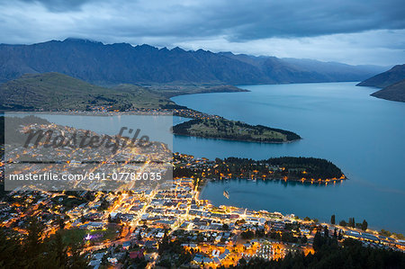 View over Queenstown with Lake Wakatipu and the Remarkables, Queenstown, Otago, South Island, New Zealand, Pacific