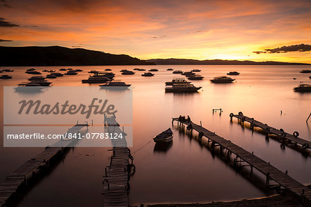 Jetties on Cobacabana Beach at dusk, Copacabana, Lake Titicaca, Bolivia, South America