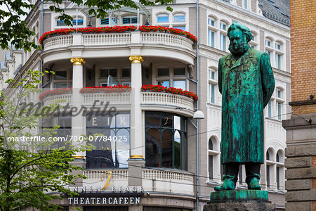 Statue of Henrik Ibsen, National Theatre, Oslo, Norway