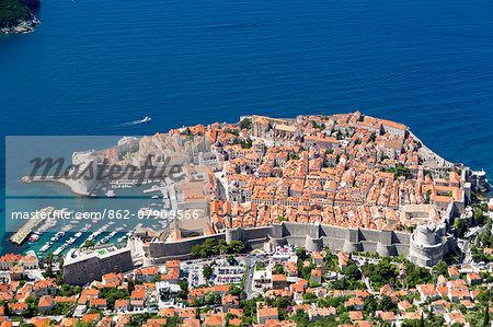 Europe, Croatia, Dalmatia, Dubrovnik, elevated view of the historic centre of town  - the Old City of Dubrovnik Unesco World Heritage site