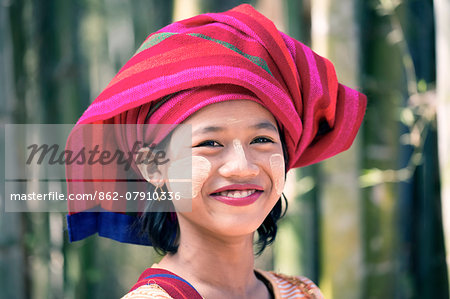 Myanmar, Shan state,  Nyaungshwe Township. Portrait of young girl (MR)