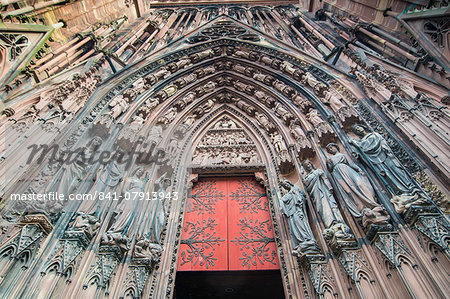 Detail of the tympanum on Notre Dame de Strasbourg Cathedral, UNESCO World Heritage Site, Strasbourg, Bas-Rhin, Alsace, France, Europe