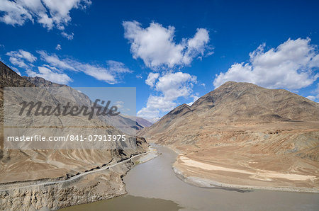 The mountainous scenery of the Zanskar River, Ladakh, Himalayas, India, Asia