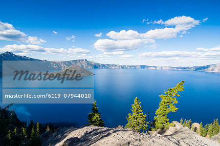 The caldera of the Crater Lake National Park, Oregon, United States of America, North America