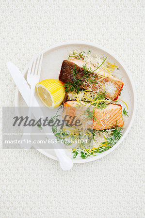 Salmon fillets with lemon and dill