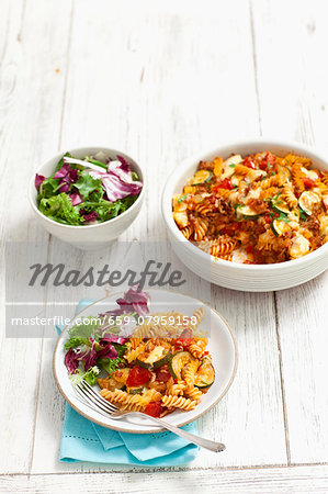 Fusilli bake with minced meat, courgettes and tomatoes