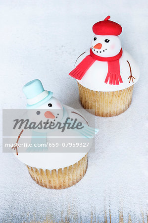 Peppermint snowman cupcakes