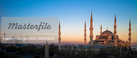 Sunset at The Blue Mosque (Sultanahmet Camii ) (Sultan Ahmet Mosque) (Sultan Ahmed Mosque), and Hagia Sophia museum monument, UNESCO World Heritage Site, Istanbul, Turkey, Europe